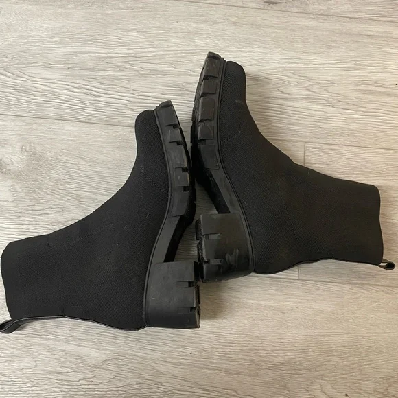 Guess Black Stretch Chelsea Lug Ankle Boots - Picture 7 of 11